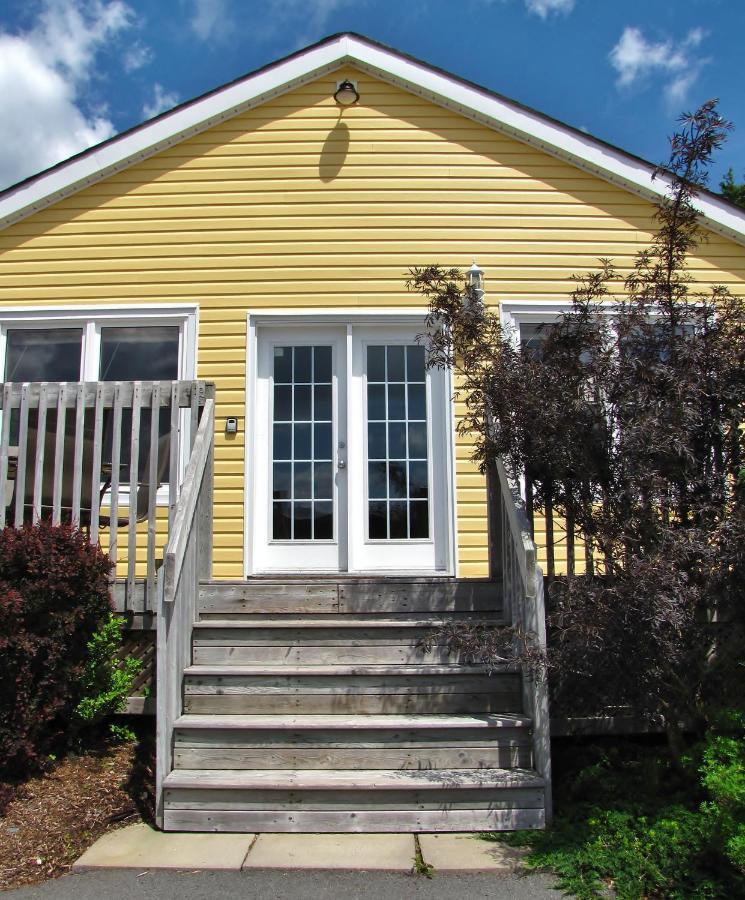Larinda'S Landing Oceanfront Cottages Halifax Exterior foto